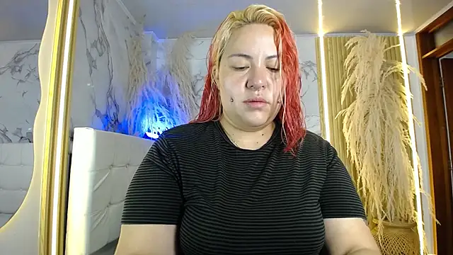 Bruja  Scarlata online show from 15, 12, 2025