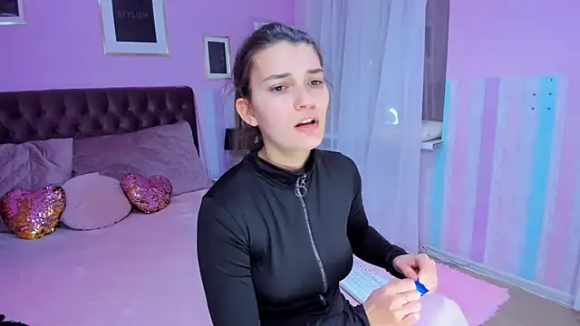 Laura Leee online show from 13, 3, 2025