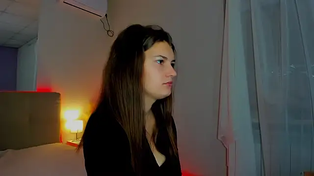 Laura Leee online show from 5, 10, 2025