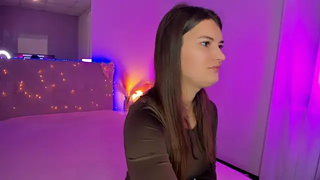 Laura Leee online show from 3, 4, 2026