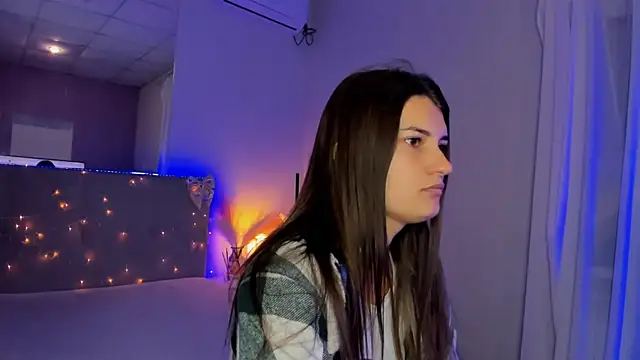 Laura Leee online show from 11, 7, 2026