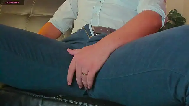 MrLonely02 online show from 9, 1, 2025