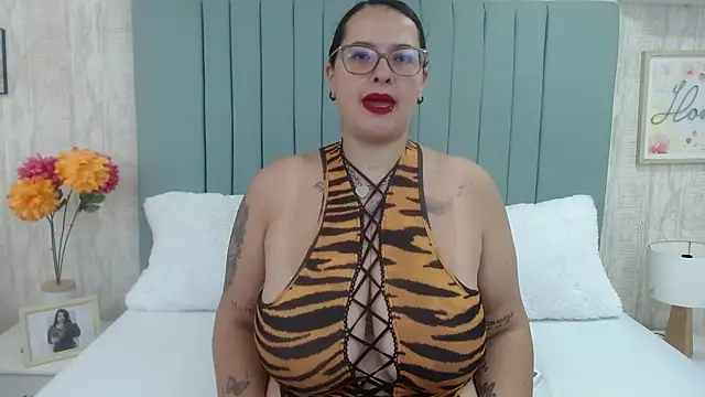 Snapshot of KarllaWalker chatting on 18, 3, 2025 KarllaWalker online show from 18, 3, 2025