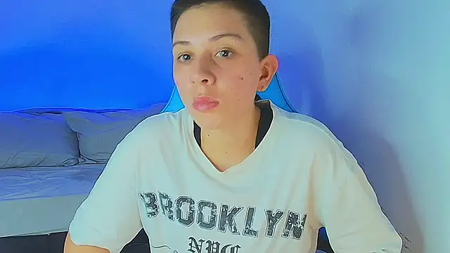 Snapshot of aron_wi chatting on 12, 1, 2025 aron wi online show from 12, 1, 2025