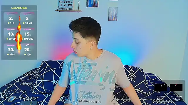 Snapshot of aron_wi chatting on 10, 3, 2025 aron wi online show from 10, 3, 2025