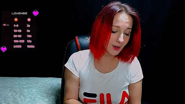 AgathaNoxe online show from 19, 12, 2024