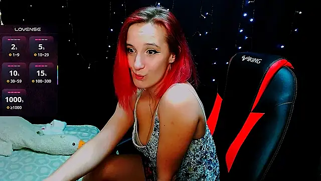 AgathaNoxe online show from 7, 2, 2025