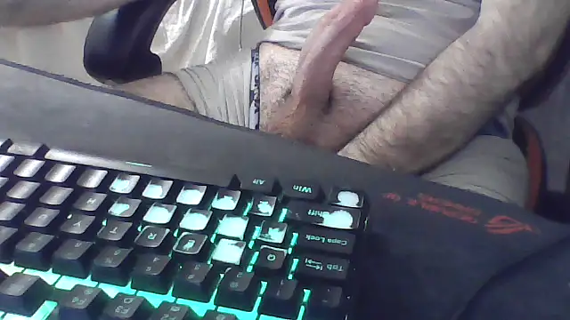 Snapshot of squiddy_69 chatting on 13, 10, 2025 squiddy 69 online show from 13, 10, 2025