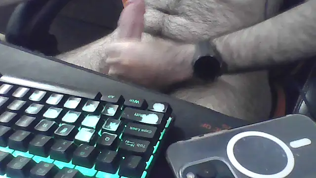 Snapshot of squiddy_69 chatting on 15, 10, 2025 squiddy 69 online show from 15, 10, 2025