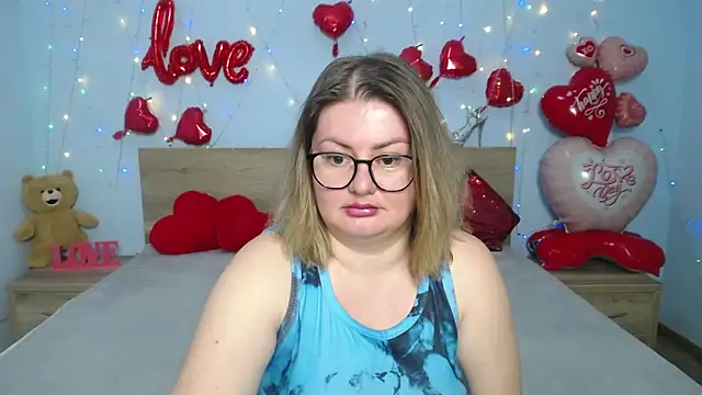 ZannaDreil online show from 1, 3, 2025