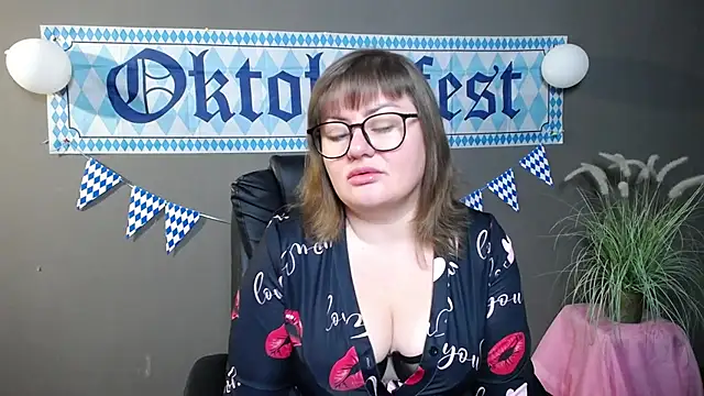 ZannaDreil online show from 10, 10, 2025