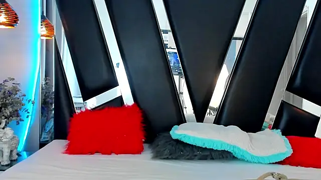 melody suarez online show from 31, 12, 2024