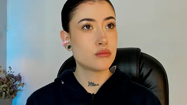 melody suarez online show from 4, 1, 2025