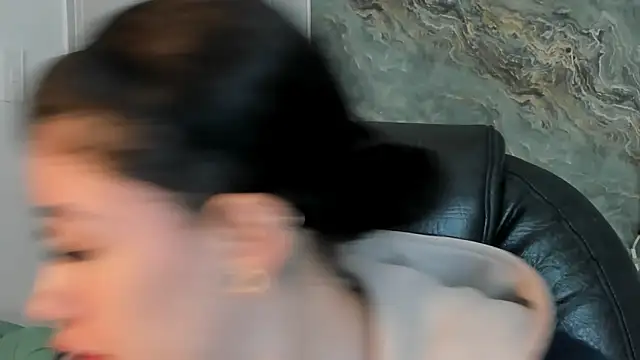 melody suarez online show from 8, 2, 2025