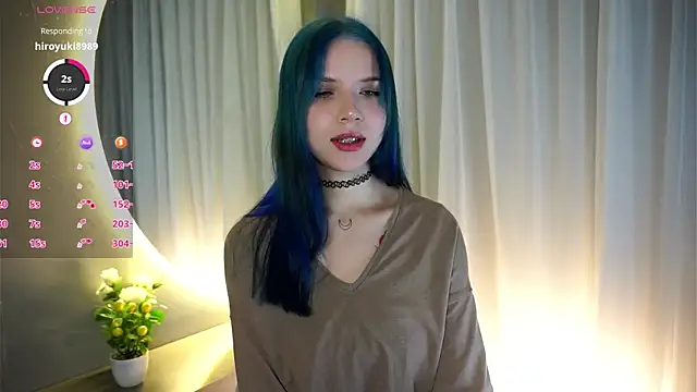 Snapshot of EvelyynLopez chatting on 13, 1, 2025 EvelyynLopez online show from 13, 1, 2025