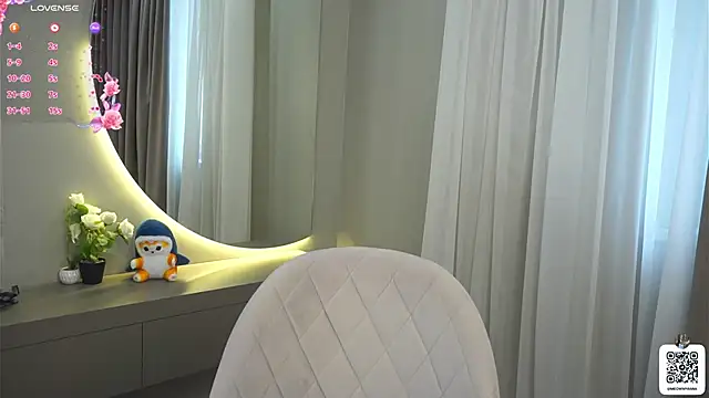 Snapshot of EvelyynLopez chatting on 2, 3, 2025 EvelyynLopez online show from 2, 3, 2025