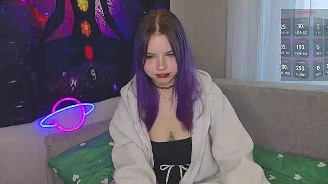 Snapshot of EvelyynLopez chatting on 25, 9, 2025 EvelyynLopez online show from 25, 9, 2025