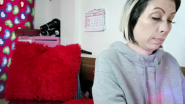 alixia81 online show from 8, 11, 2025