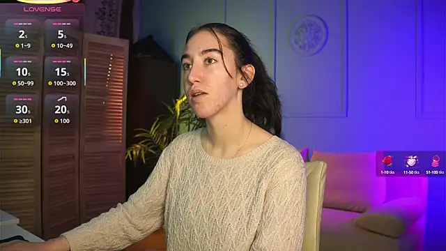Snapshot of Belle_Via chatting on 3, 10, 2025 Belle Via online show from 3, 10, 2025