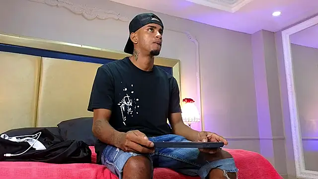 Snapshot of AaronCruz_ chatting on 6, 6, 2026 AaronCruz online show from 6, 6, 2026