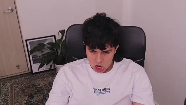 Tony Hoffa online show from 19, 4, 2026