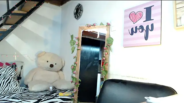 Snapshot of luna_sky83 chatting on 19, 1, 2025 luna sky83 online show from 19, 1, 2025