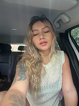 Snapshot of amanda-medrano1 chatting on 19, 5, 2026 amanda-medrano1 online show from 19, 5, 2026