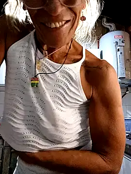 Snapshot of sabinytahot chatting on 2, 1, 2025 sabinytahot online show from 2, 1, 2025