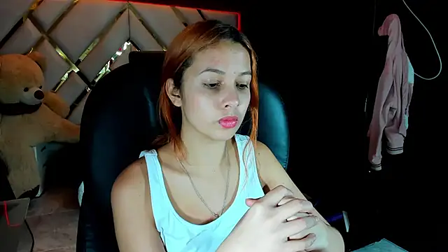 Paris Petit online show from 15, 12, 2025