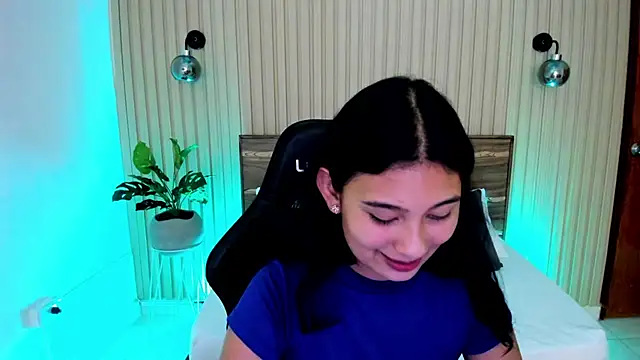 Snapshot of melody_flowers chatting on 28, 12, 2024 melody flowers online show from 28, 12, 2024