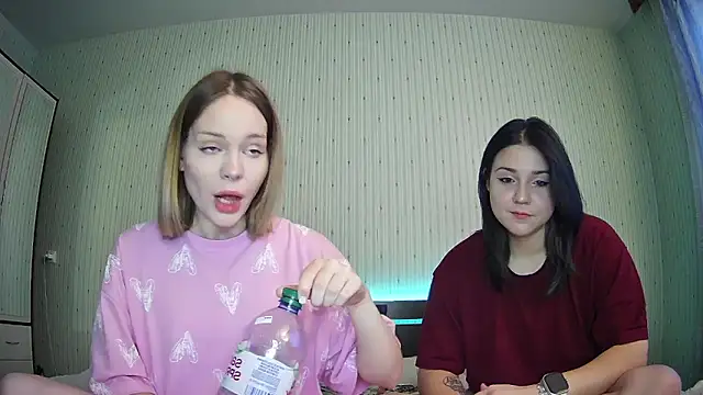 Snapshot of ChrisGirls chatting on 24, 10, 2025 ChrisGirls online show from 24, 10, 2025