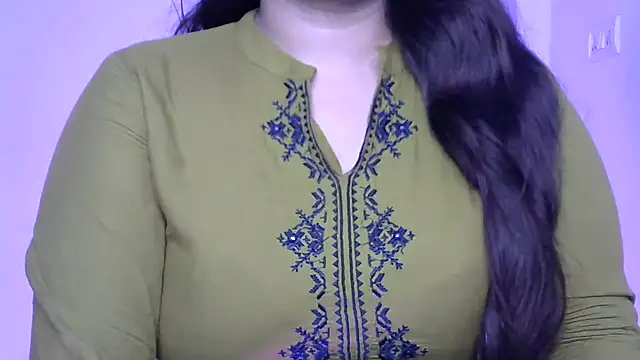Snapshot of Cute-Ayesha chatting on 4, 10, 2025 Cute-Ayesha online show from 4, 10, 2025