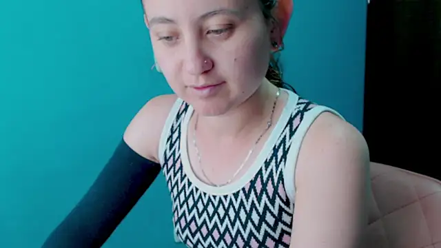 zoe jones3 online show from 4, 2, 2025
