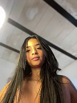 Snapshot of Laura_fernandezII chatting on 31, 1, 2025 Laura fernandezII online show from 31, 1, 2025