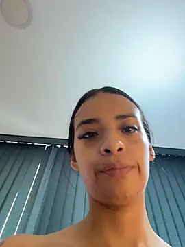 Laura fernandezII online show from 26, 2, 2026