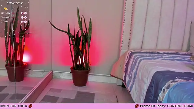 LenaRuiz  online show from 27, 2, 2025