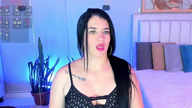 Snapshot of LenaRuiz_ chatting on 2, 3, 2026 LenaRuiz online show from 2, 3, 2026