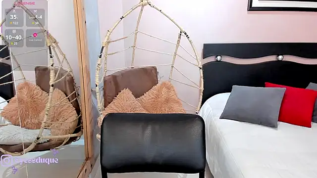 Snapshot of LenaRuiz_ chatting on 3, 3, 2026 LenaRuiz online show from 3, 3, 2026