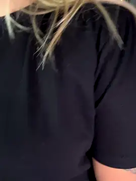 Snapshot of MiaPetit_ chatting on 27, 9, 2025 MiaPetit  online show from 27, 9, 2025