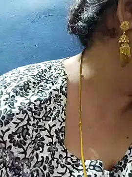 tamilthanushri online show from 2, 3, 2025