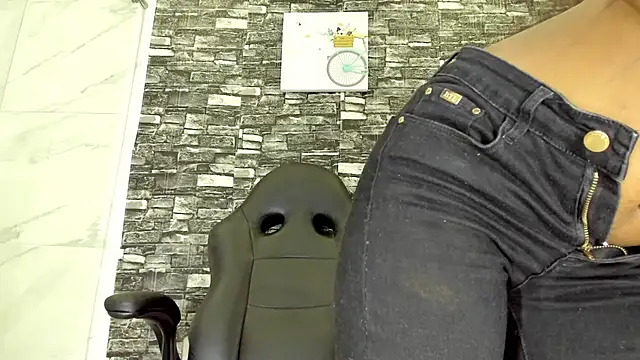 Kaitllyn Queen online show from 6, 3, 2025