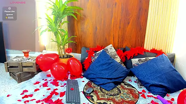 VickyJohnson1 online show from 14, 2, 2025