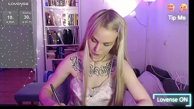 Snapshot of mischellemeow13 chatting on 28, 1, 2025 mischellemeow13 online show from 28, 1, 2025