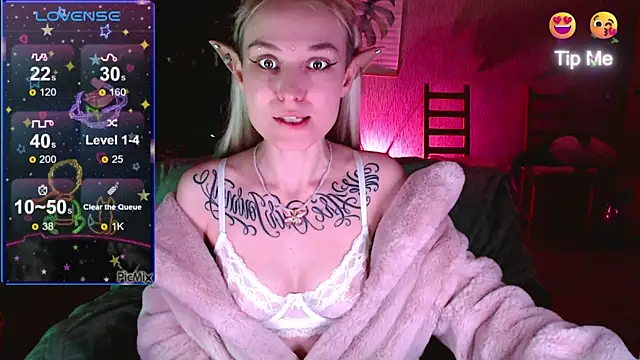 Snapshot of mischellemeow13 chatting on 12, 10, 2025 mischellemeow13 online show from 12, 10, 2025
