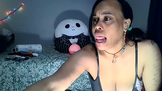 Snapshot of loveluna8 chatting on 22, 12, 2024 loveluna8 online show from 22, 12, 2024
