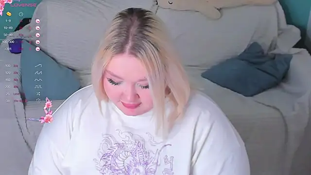 LilyBelll online show from 5, 2, 2025