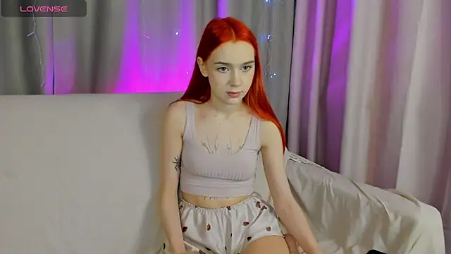 Snapshot of Lesi_Moonie01 chatting on 19, 12, 2024 Lesi Moonie01 online show from 19, 12, 2024