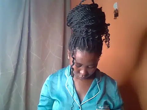 Snapshot of Moonfades chatting on 1, 11, 2025 Moonfades online show from 1, 11, 2025