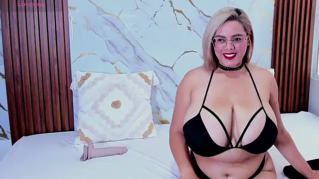 Snapshot of AdelyGinn chatting on 19, 1, 2026 AdelyGinn online show from 19, 1, 2026