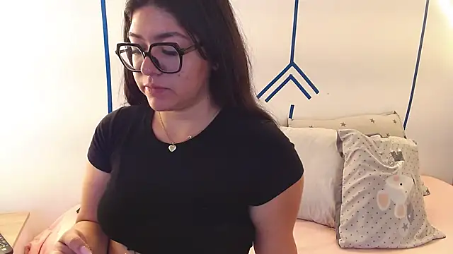 EsmeraldaSantoss online show from 9, 12, 2024